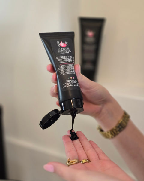Coconut Charcoal Purefect Cleanser